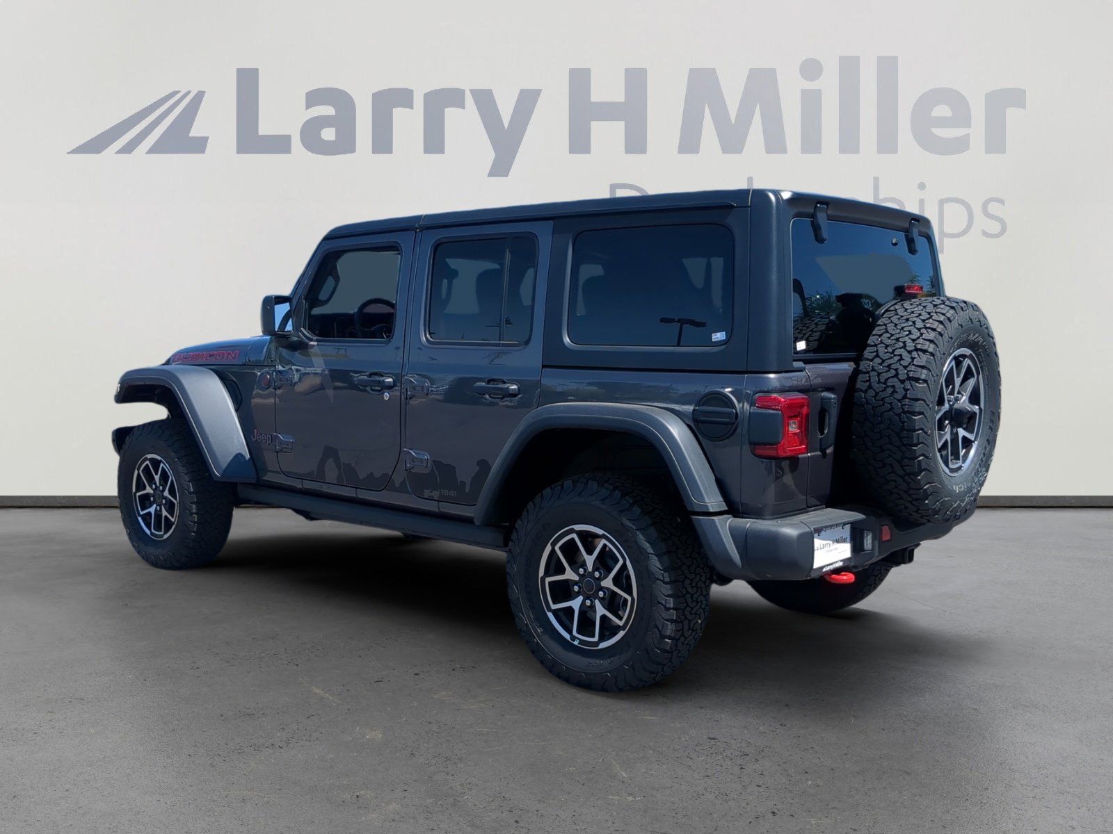 New 2025 Jeep Wrangler Unlimited Rubicon w/ Steel Bumper Group image 3