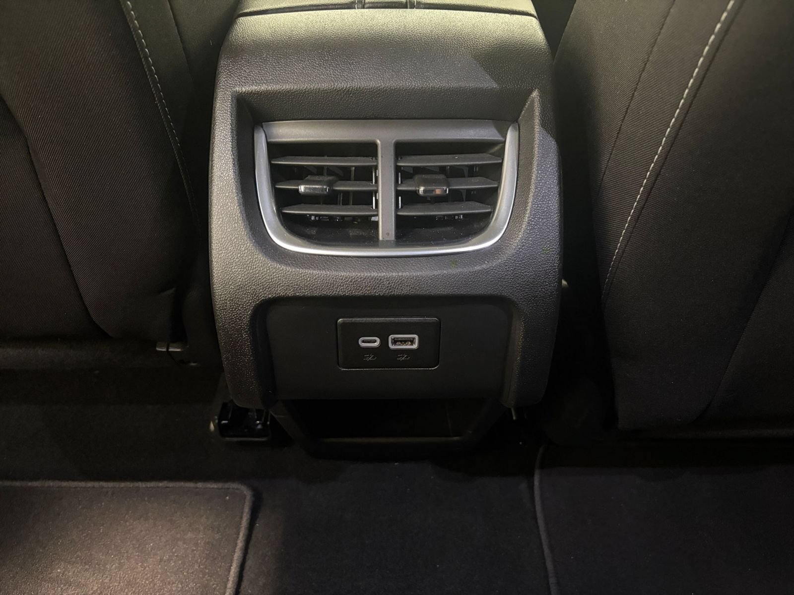 Used 2026 Chevrolet Blazer LT FWD image 23