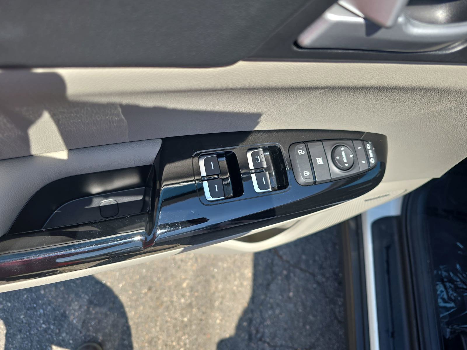 Used 2021 Kia Sportage EX w/ EX Technology Package FWD image 28