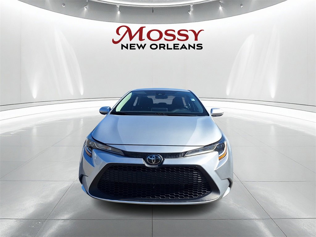 Used 2021 Toyota Corolla LE image 2