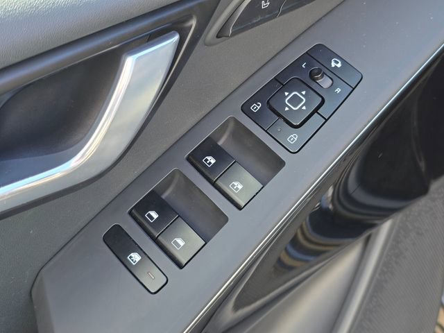 Certified 2023 Kia Niro SX Touring image 26