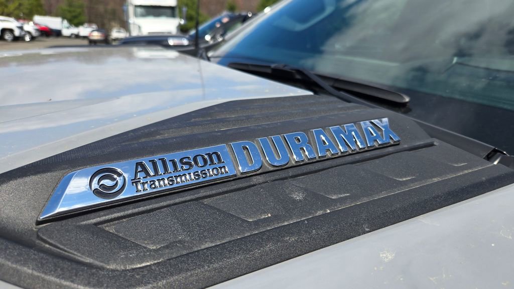 Used 2024 Chevrolet Silverado 2500 ZR2 w/ Technology Package image 9