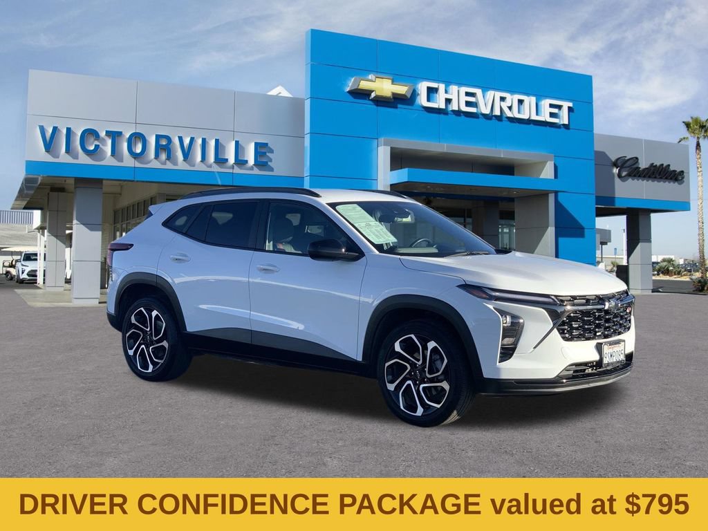 Used 2025 Chevrolet Trax RS w/ Driver Confidence Package FWD image 3
