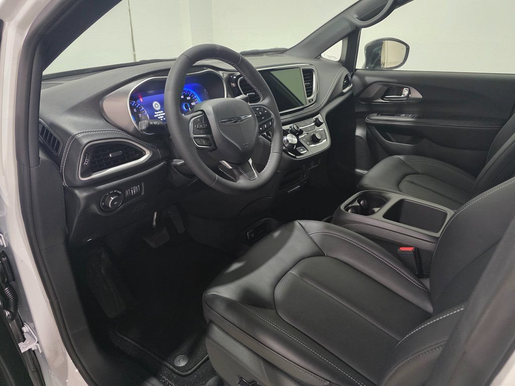 New 2026 Chrysler Pacifica Select FWD image 17