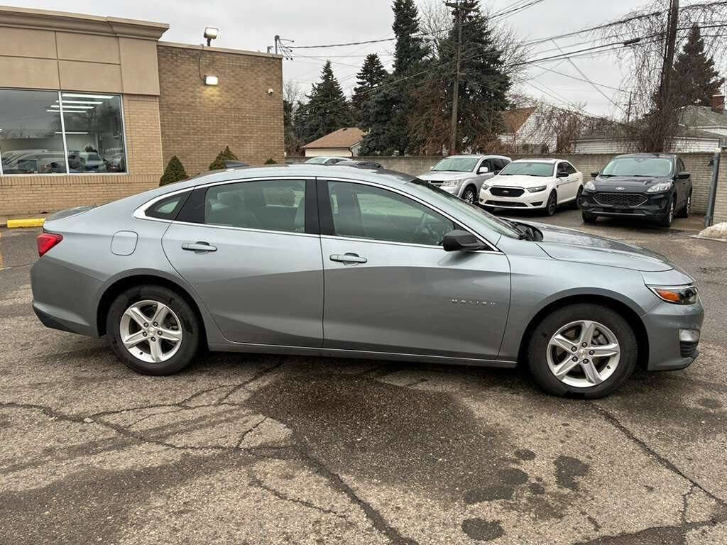 Used 2023 Chevrolet Malibu LS image 4