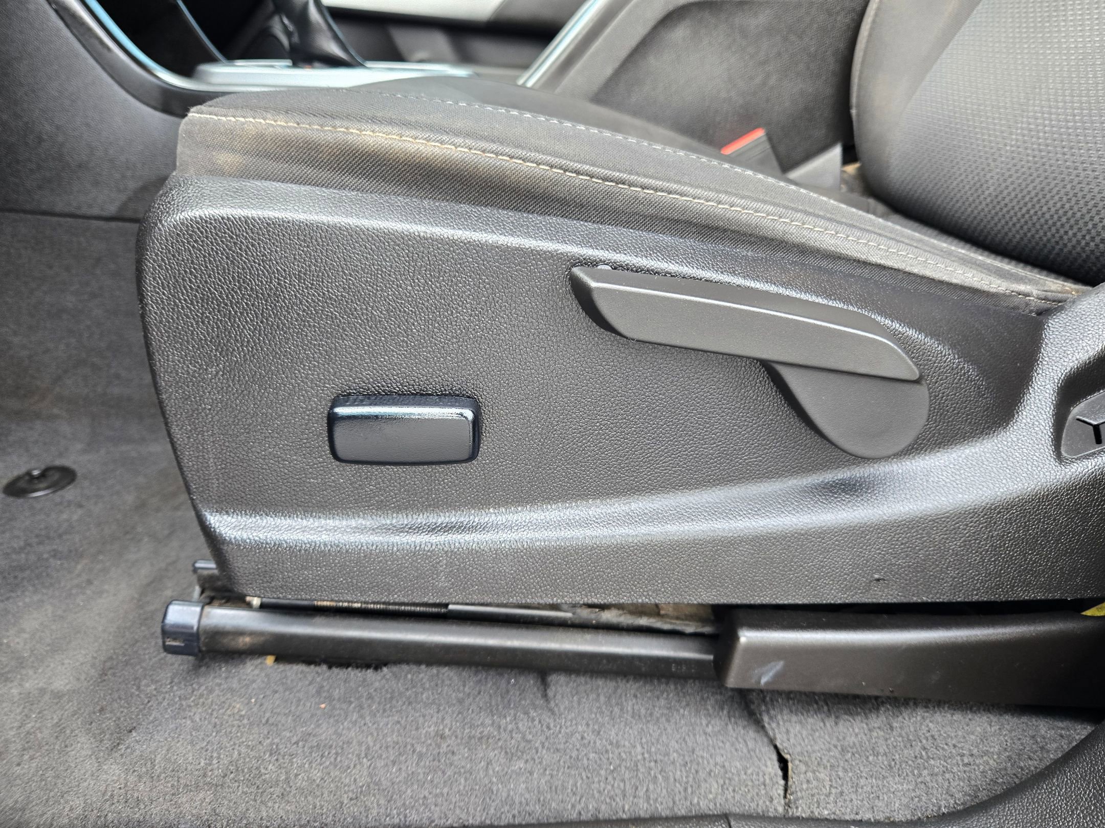 Used 2022 Chevrolet Colorado LT w/ LT Convenience Package image 23