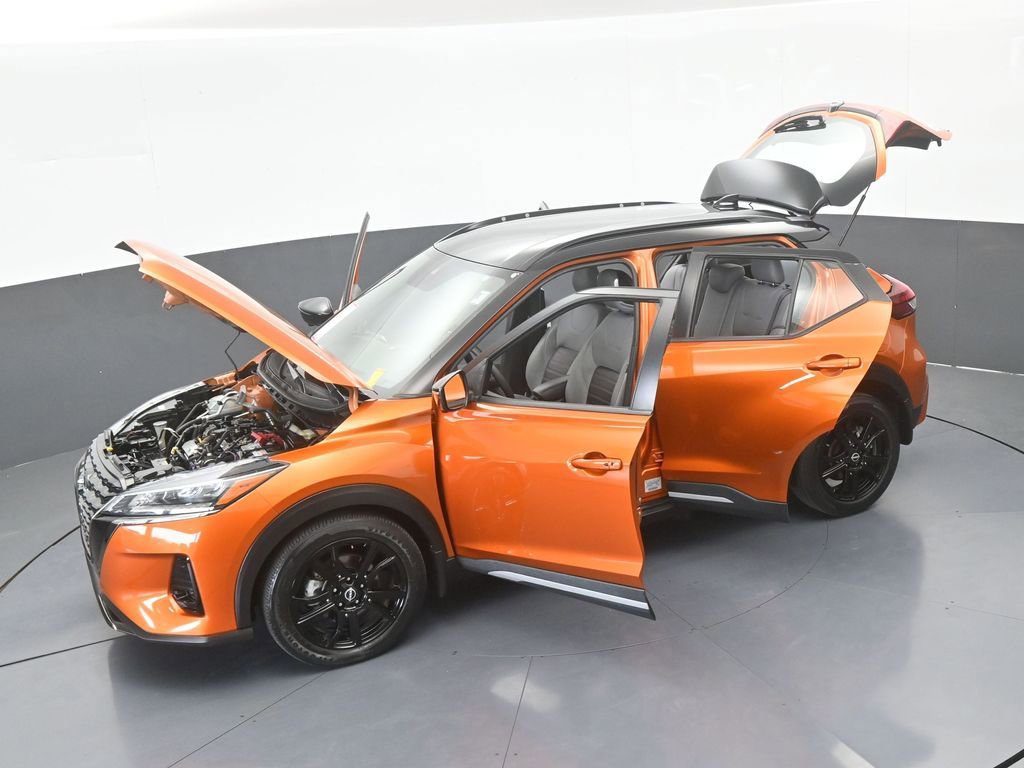 Used 2023 Nissan Kicks SR w/ SR Premium Package FWD image 68
