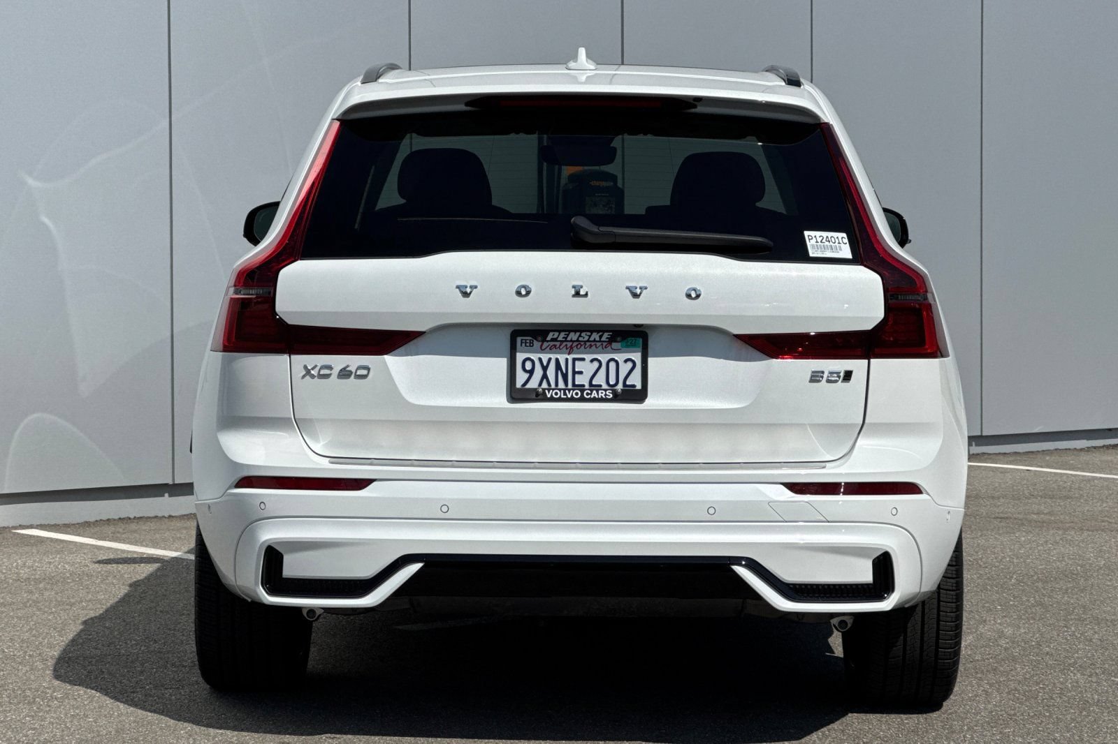 Certified 2026 Volvo XC60 B5 Ultra w/ Climate Package PRO AWD/4WD image 4