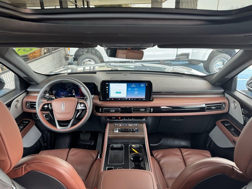 Used 2025 Lincoln Aviator Reserve w/ Luxury Package AWD/4WD image 25