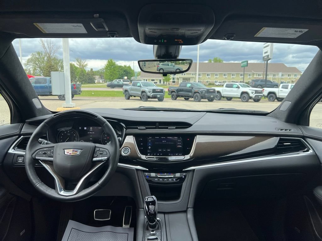 Used 2025 Cadillac XT6 Sport w/ Platinum Package AWD/4WD image 19