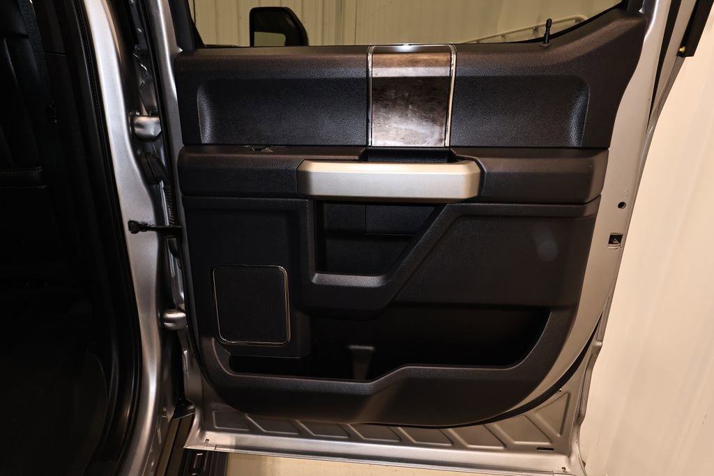 Certified 2022 Ford F250 Lariat w/ Black Appearance Package image 19