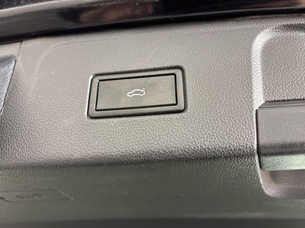 Used 2018 Volkswagen Atlas SEL AWD/4WD image 22