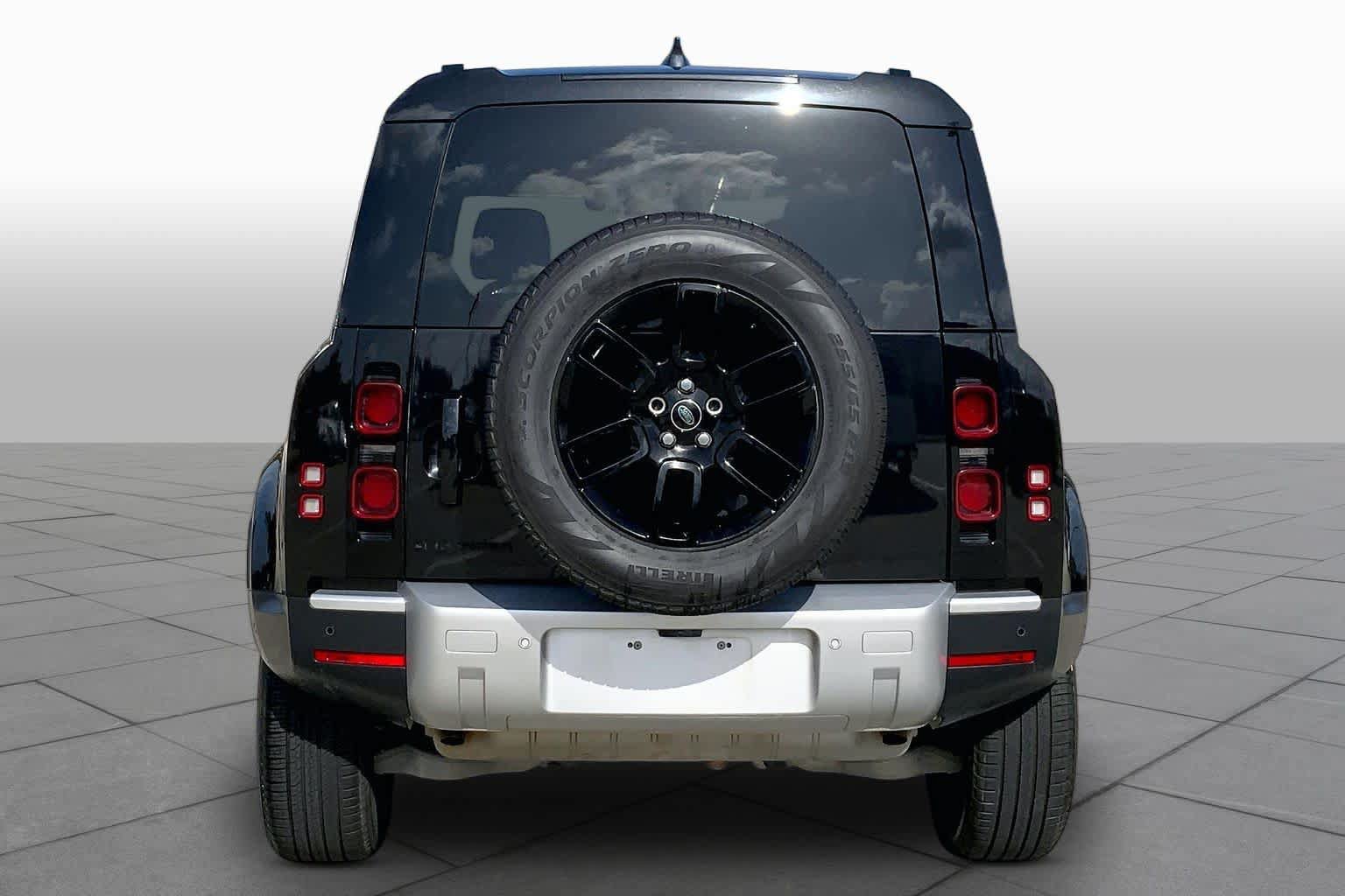 Used 2025 Land Rover Defender 110 S AWD/4WD image 5