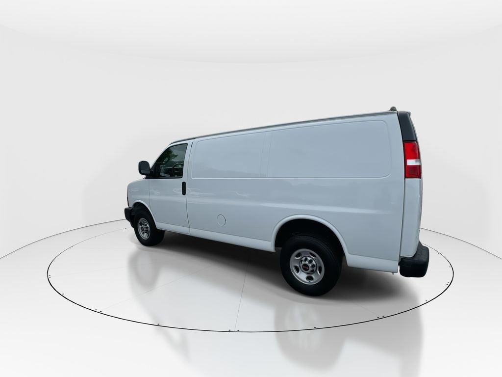 Used 2024 GMC Savana 2500 image 6