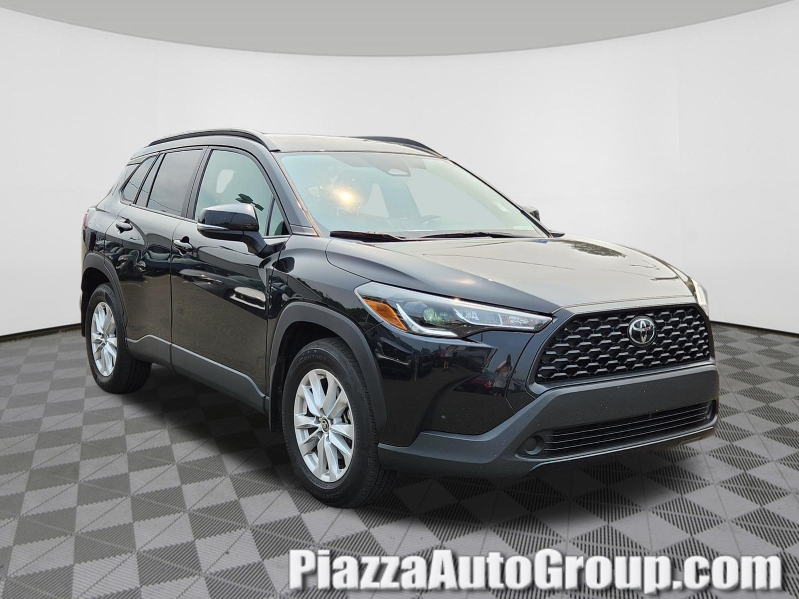 Used 2023 Toyota Corolla Cross LE w/ Moonroof Package AWD/4WD image 1