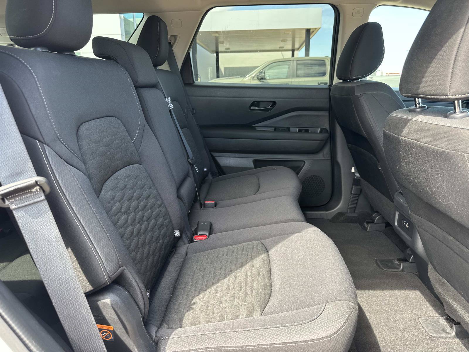 Used 2024 Nissan Pathfinder SV FWD image 10