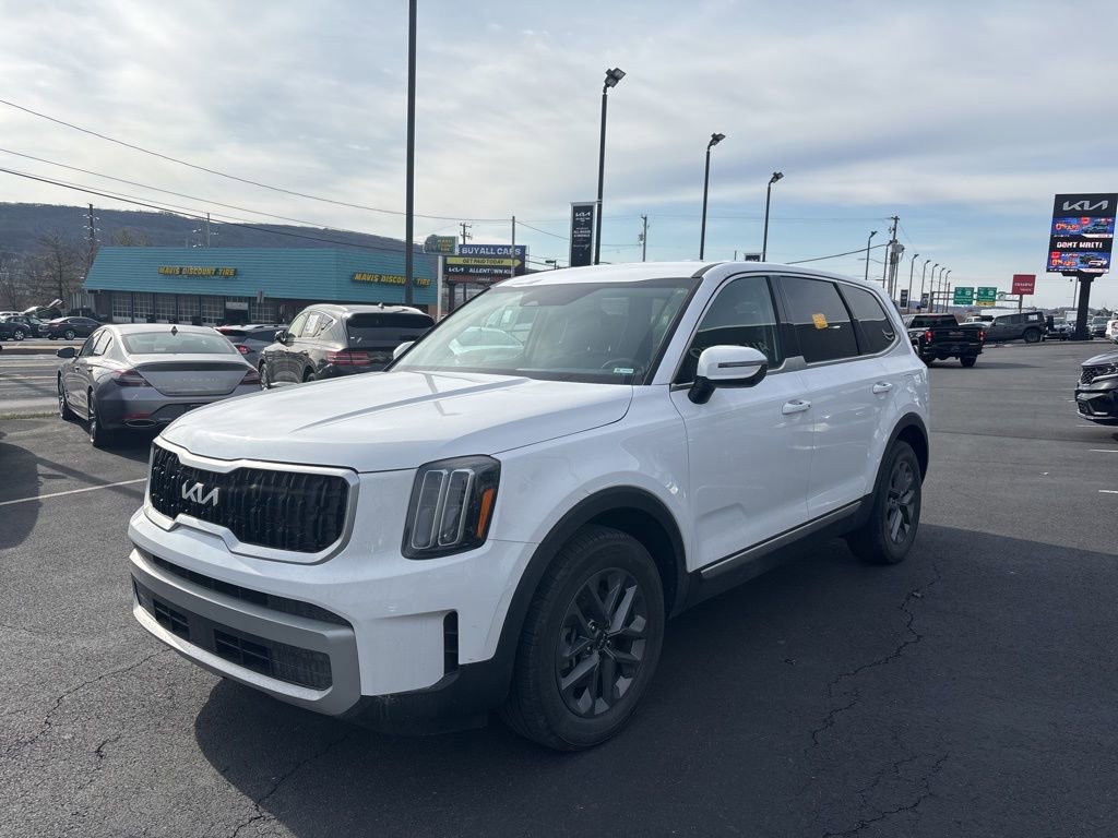 Used 2023 Kia Telluride LX image 7