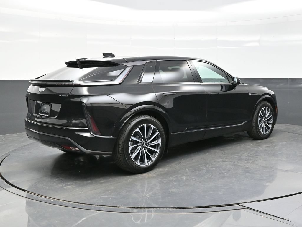 Certified 2024 Cadillac Lyriq Sport w/ LPO, Floor Liner Package AWD/4WD image 7