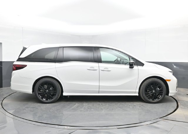 Used 2026 Honda Odyssey Sport-L image 11