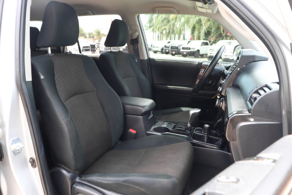 Used 2020 Toyota 4Runner TRD Off-Road AWD/4WD image 41