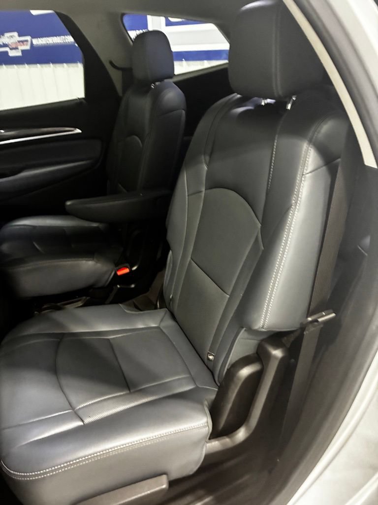 Used 2019 Buick Enclave Essence FWD image 32