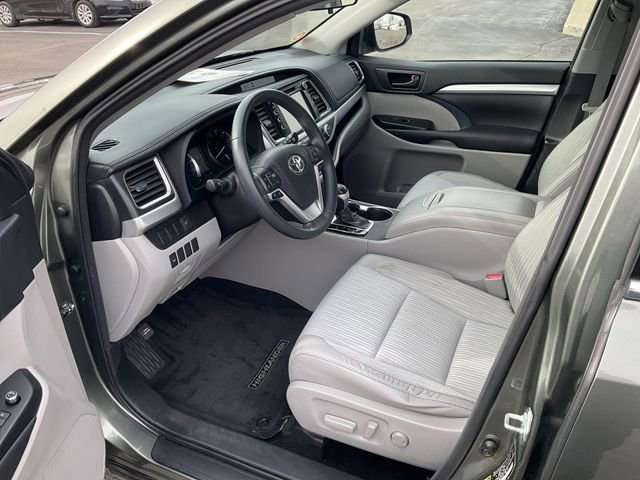 Used 2016 Toyota Highlander Plus image 8