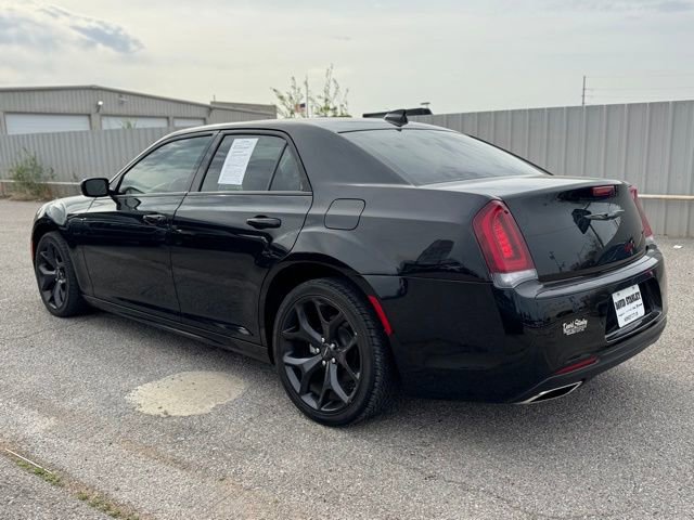 Used 2023 Chrysler 300 Touring L image 4