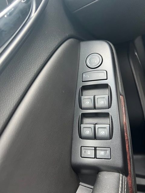 Used 2018 GMC Yukon SLE w/ SLE Value Package image 9