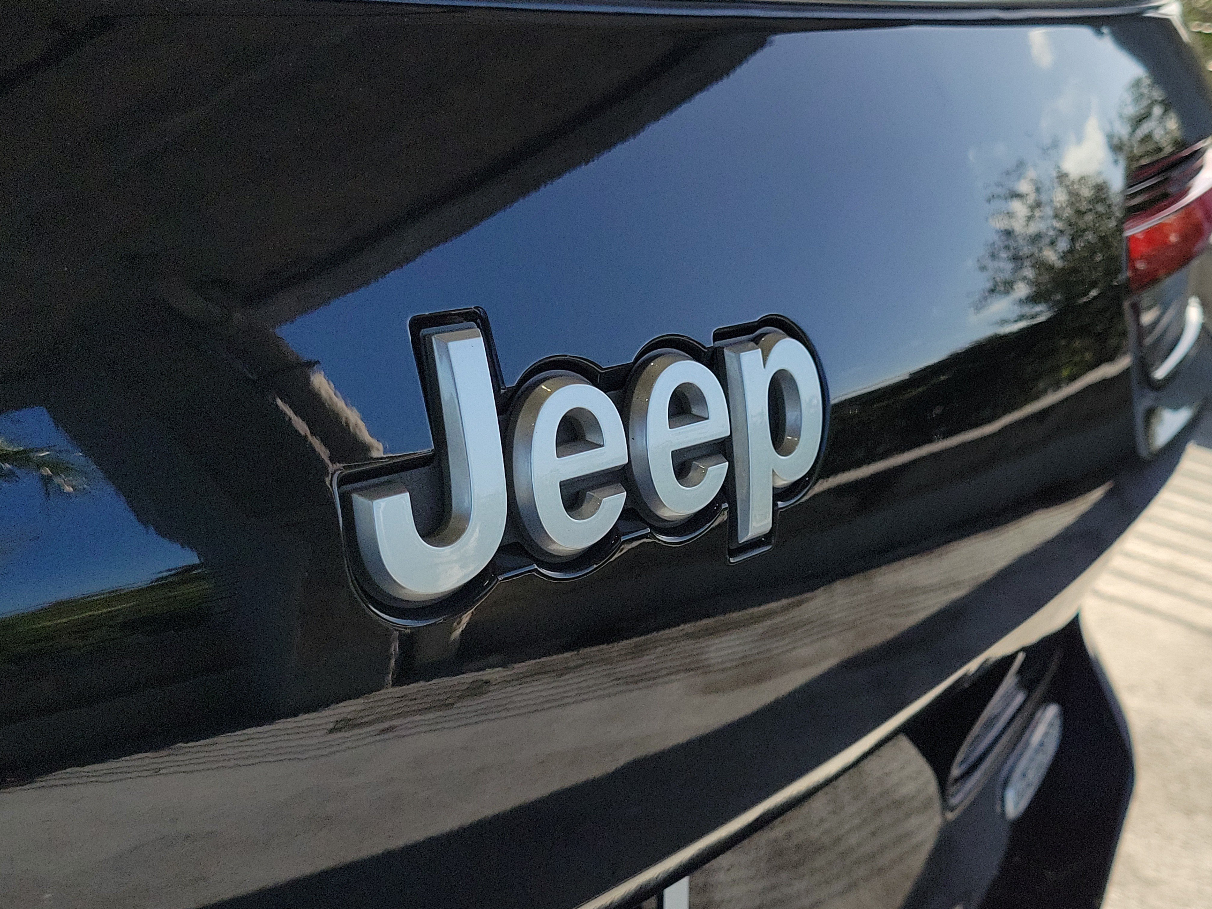 Certified 2024 Jeep Grand Cherokee L Overland w/ Trailer Tow Package AWD/4WD image 6