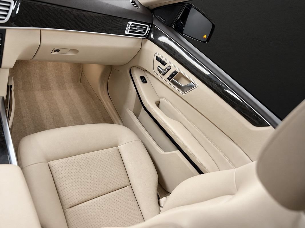 Used 2016 Mercedes-Benz E 350 4MATIC Sedan w/ Premium Package image 20