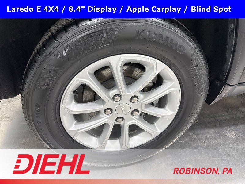 Used 2022 Jeep Grand Cherokee Laredo E image 8