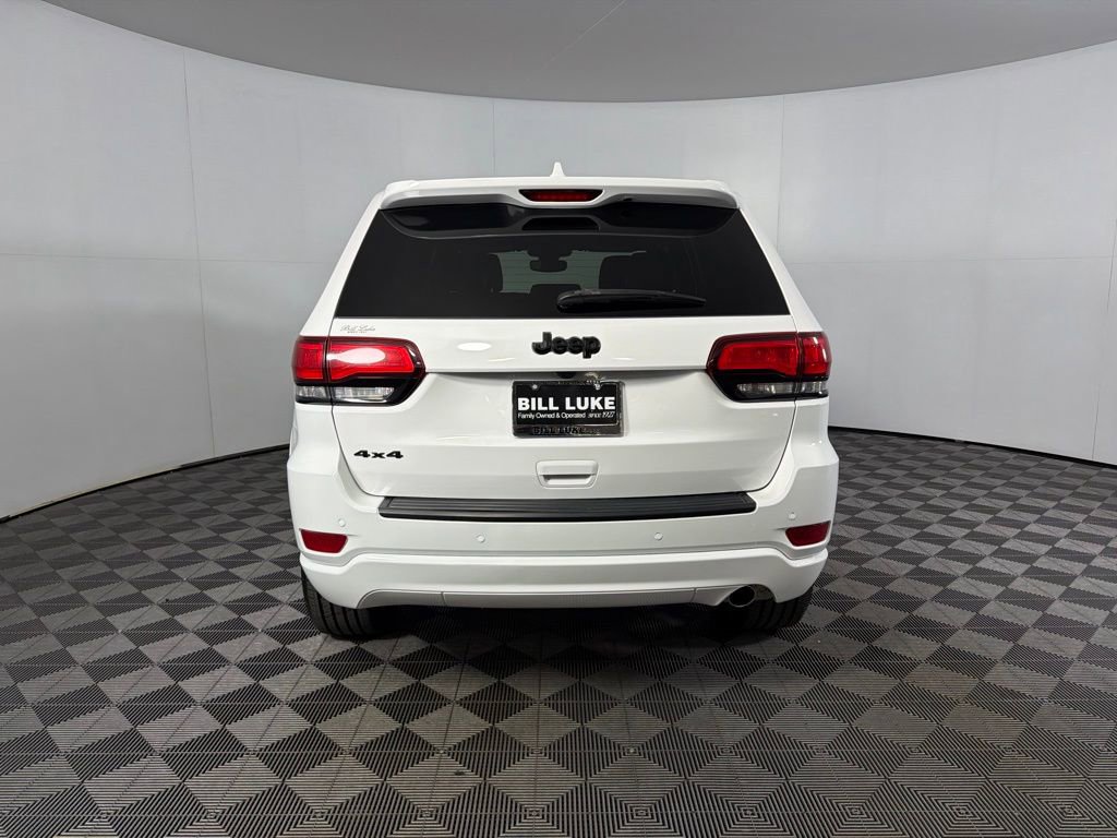 Used 2022 Jeep Grand Cherokee Laredo X AWD/4WD image 7