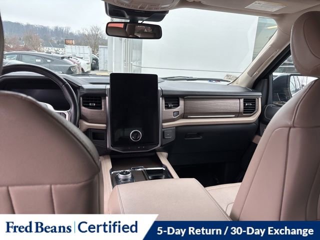 Used 2022 Ford Expedition Max Limited image 14
