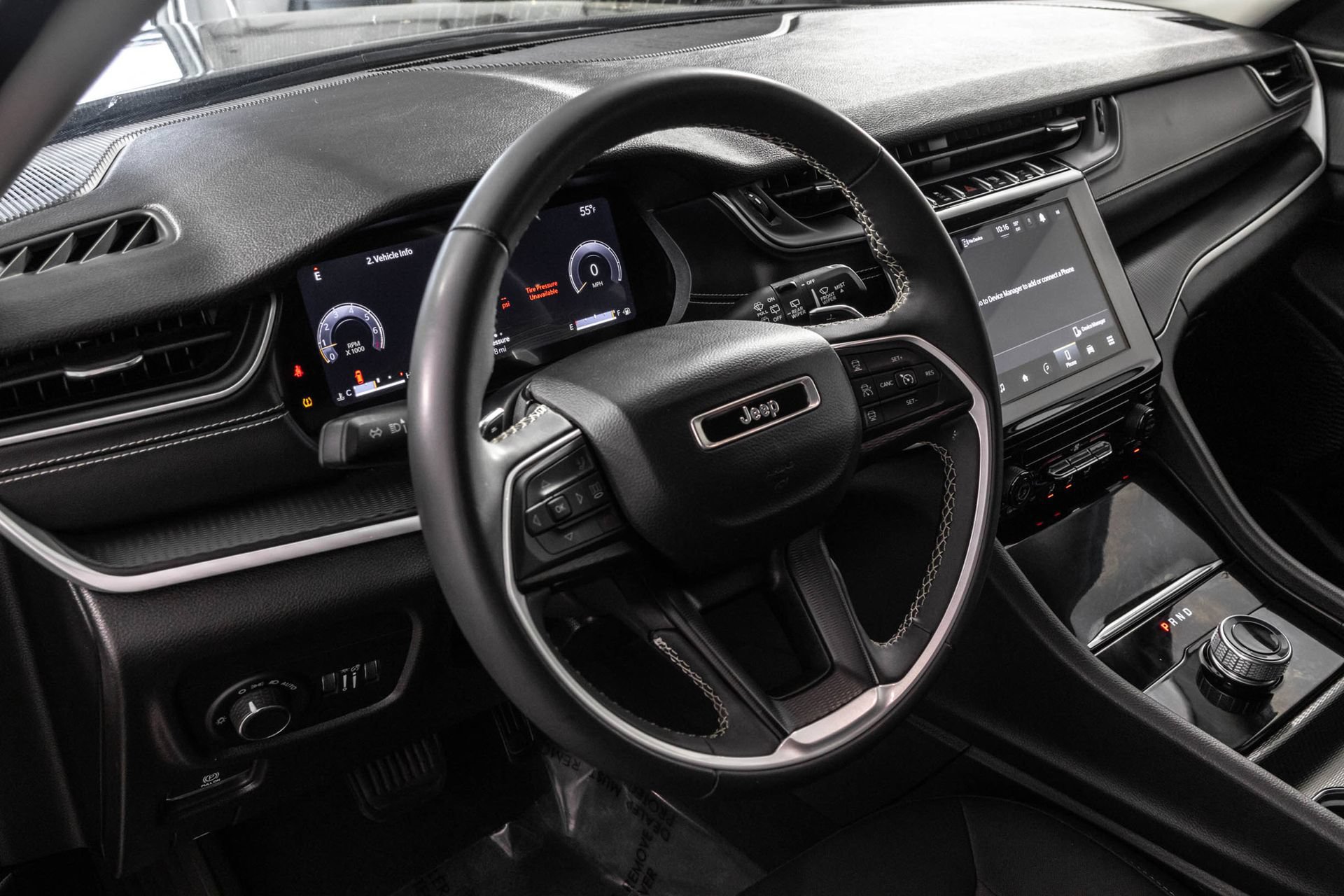 Used 2023 Jeep Grand Cherokee L Laredo AWD/4WD image 4