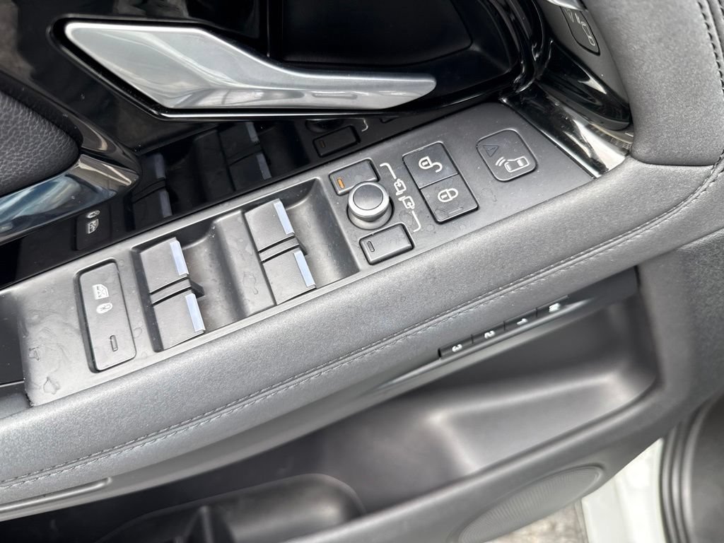 Used 2020 Land Rover Range Rover Evoque SE AWD/4WD image 12