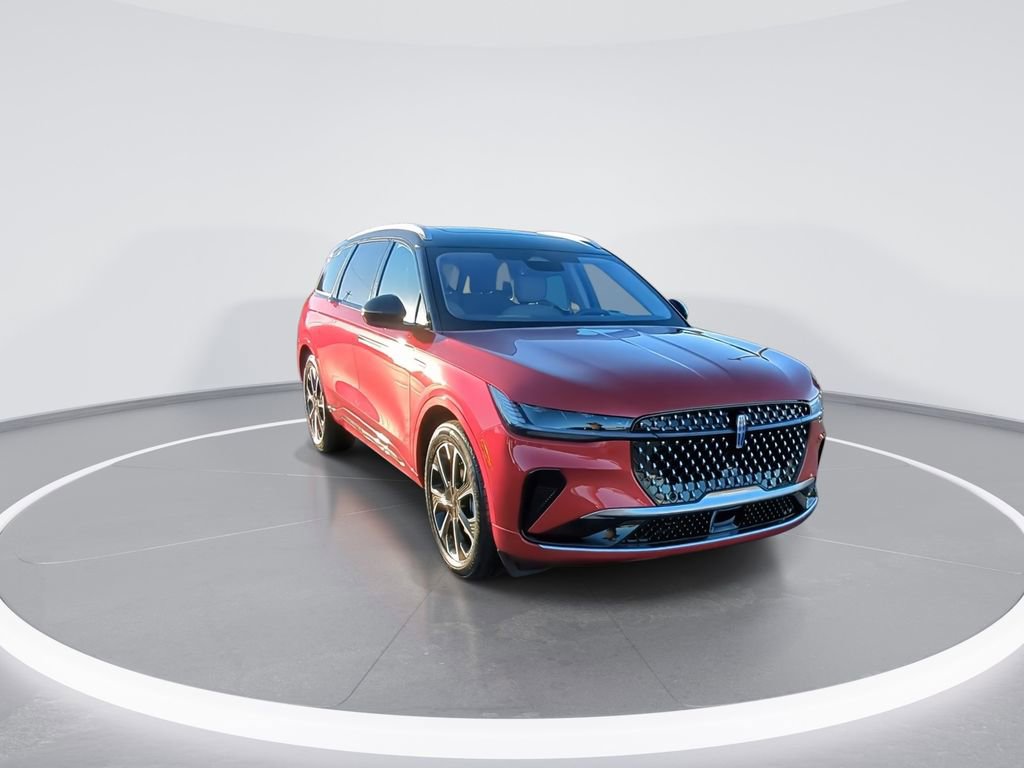 Used 2025 Lincoln Nautilus Reserve image 2