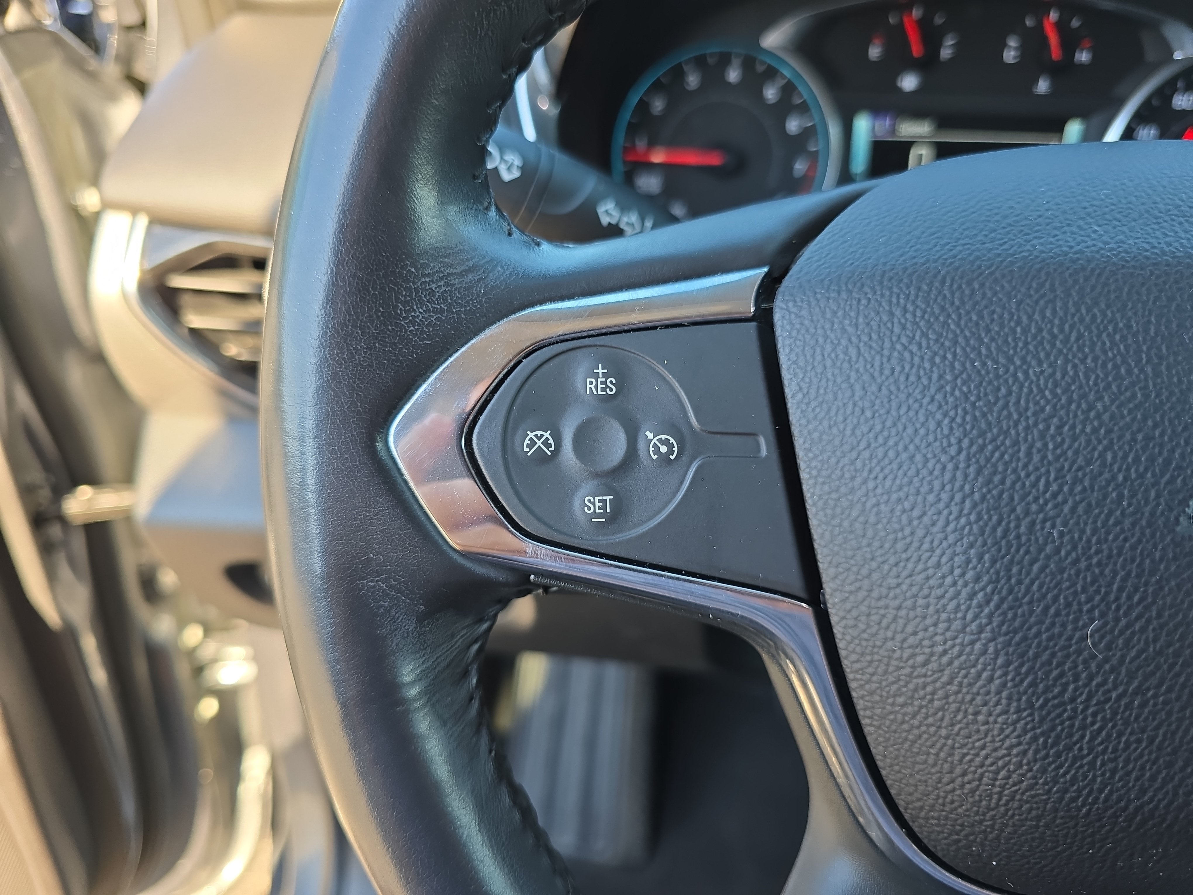 Used 2019 Chevrolet Traverse LT w/ LT Premium Package AWD/4WD image 19