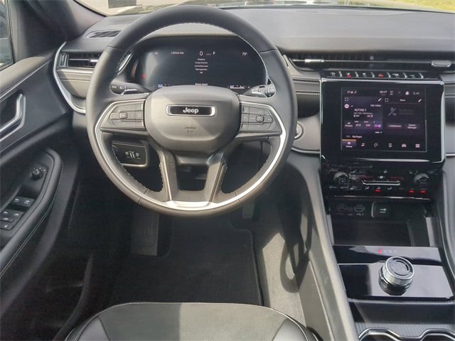 New 2025 Jeep Grand Cherokee Altitude image 15