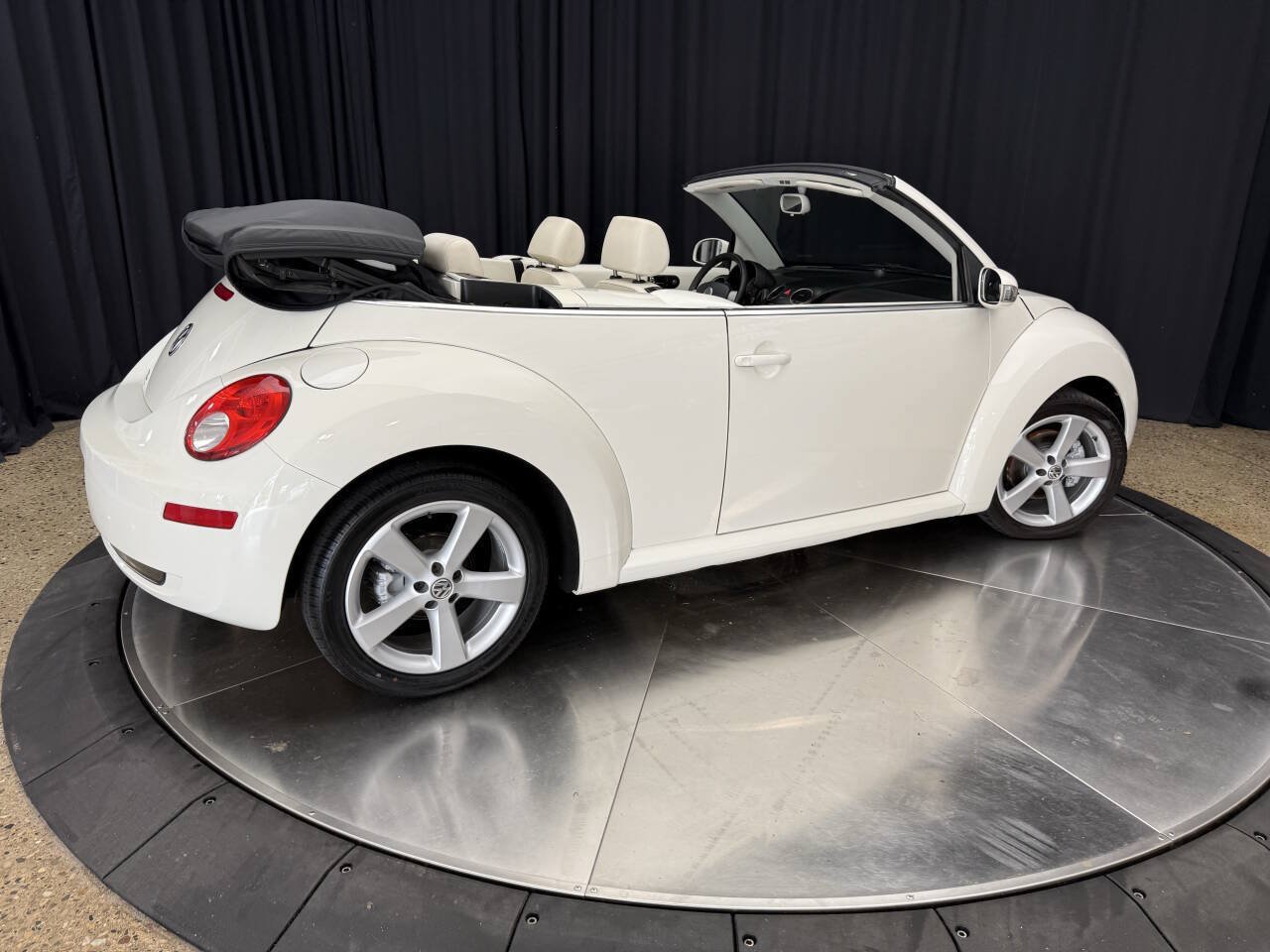 Used 2007 Volkswagen Beetle Triple White Edition FWD image 10