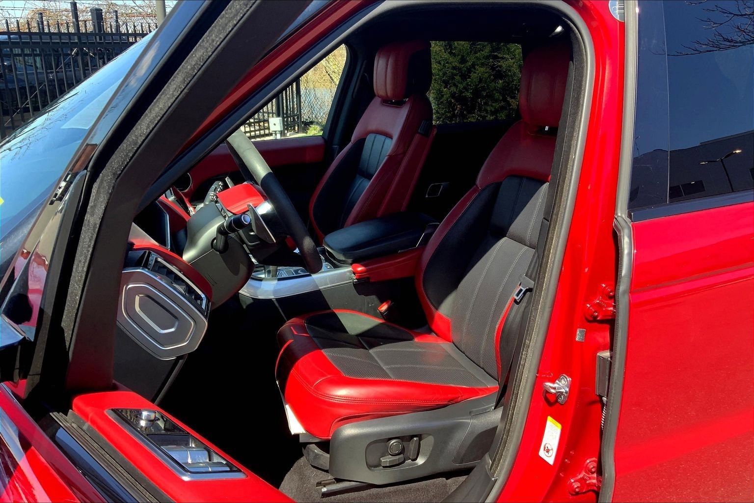 Used 2022 Land Rover Range Rover Sport HST image 7