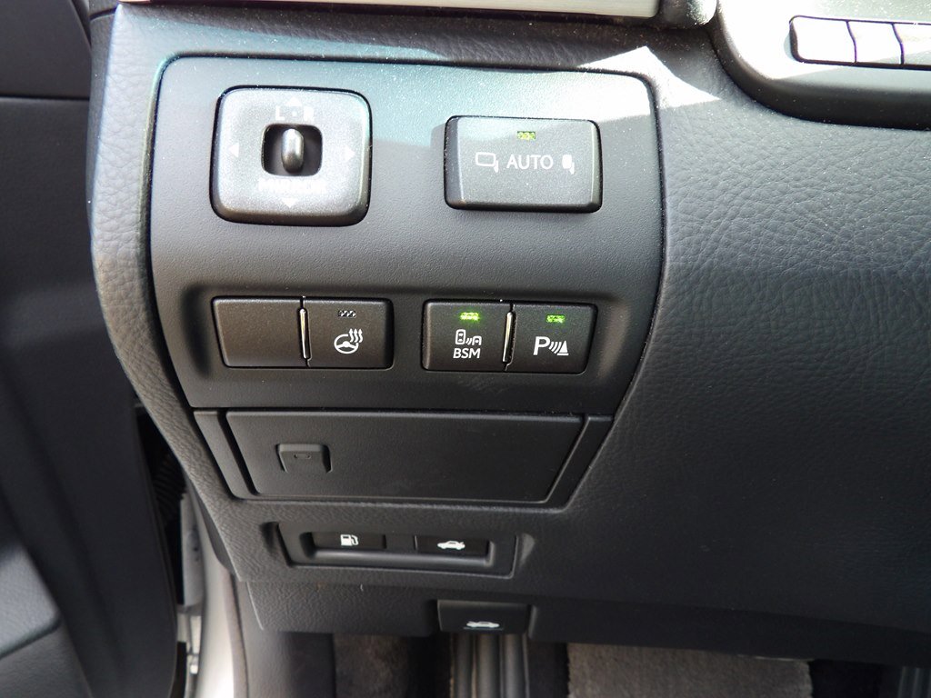 Used 2014 Lexus LS 460 Luxury w/ Comfort Package image 14