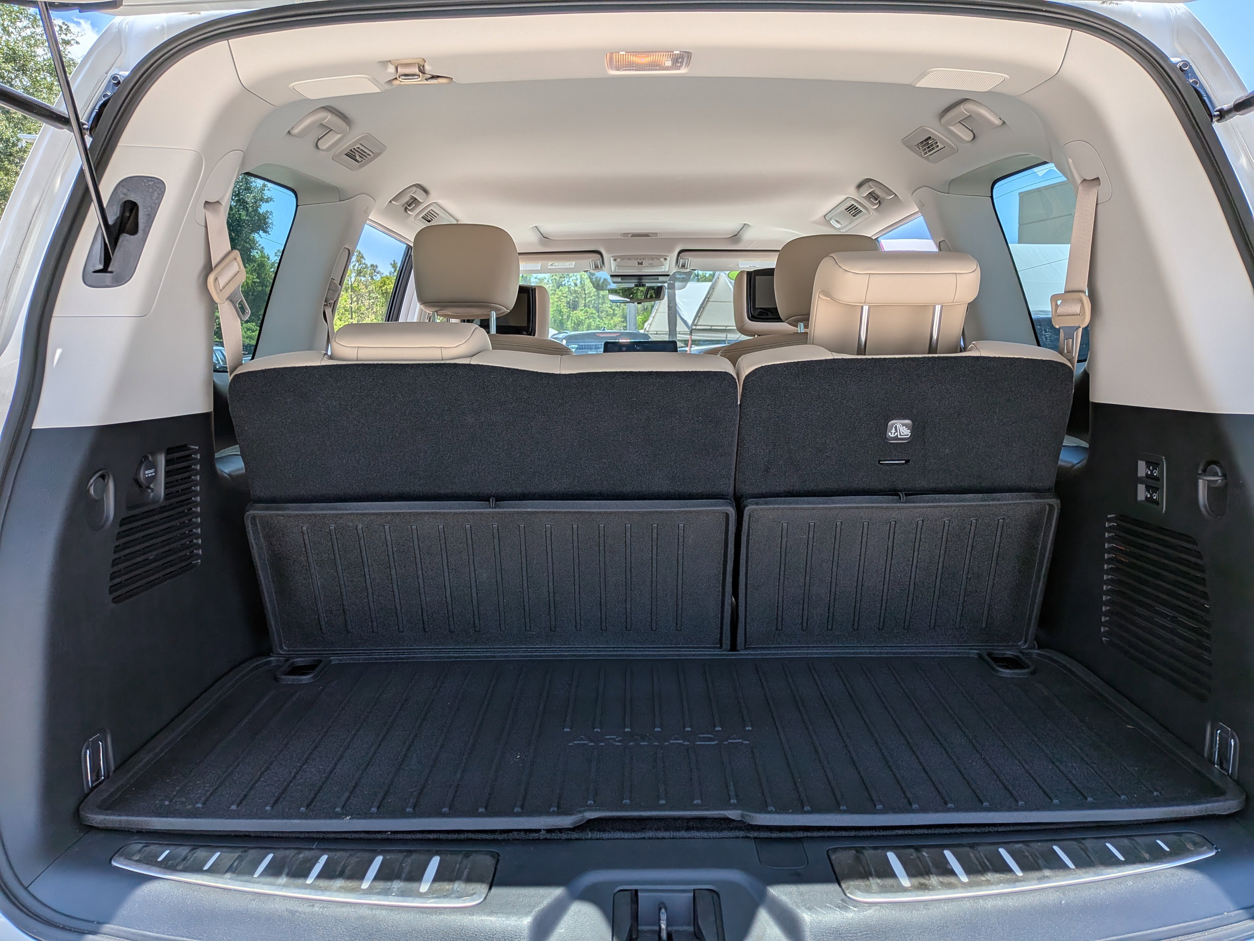 Used 2023 Nissan Armada Platinum w/ Captain's Chairs Package AWD/4WD image 13