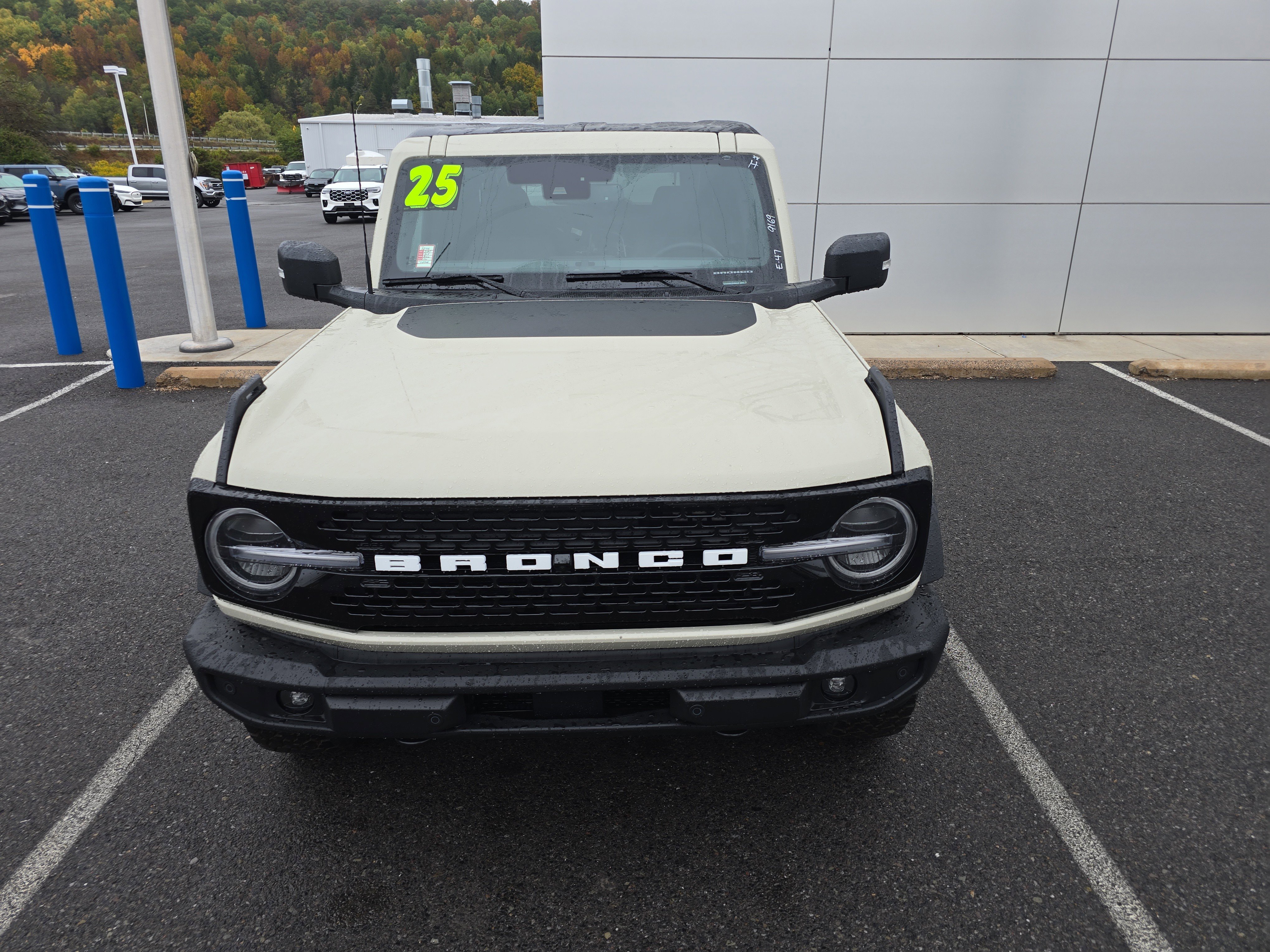 New 2025 Ford Bronco Outer Banks image 9