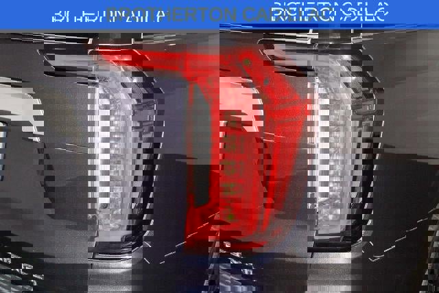 Used 2023 GMC Yukon XL Denali image 13