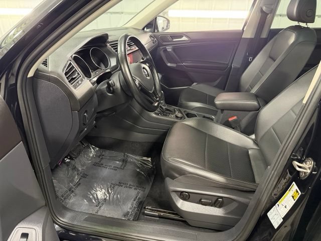 Used 2018 Volkswagen Tiguan SEL AWD/4WD image 12