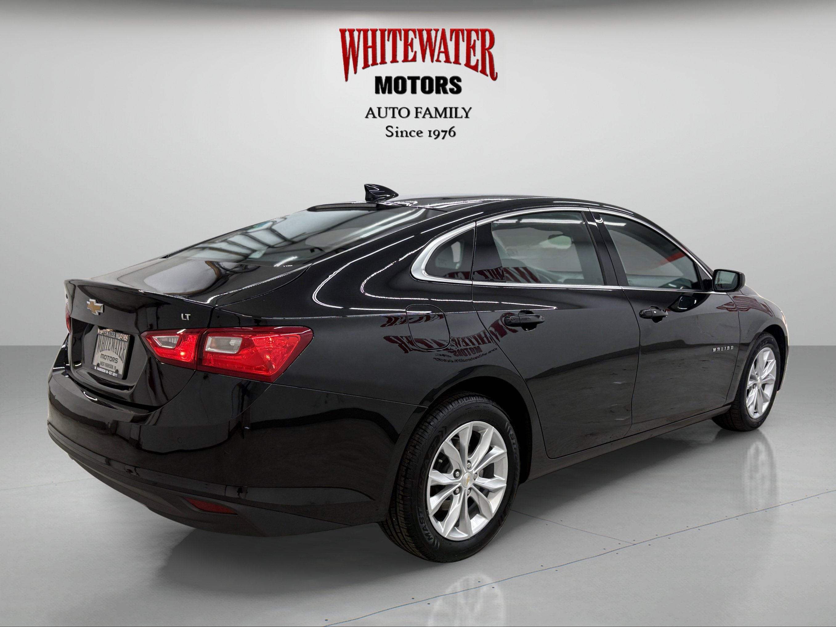 Used 2025 Chevrolet Malibu LT FWD image 4