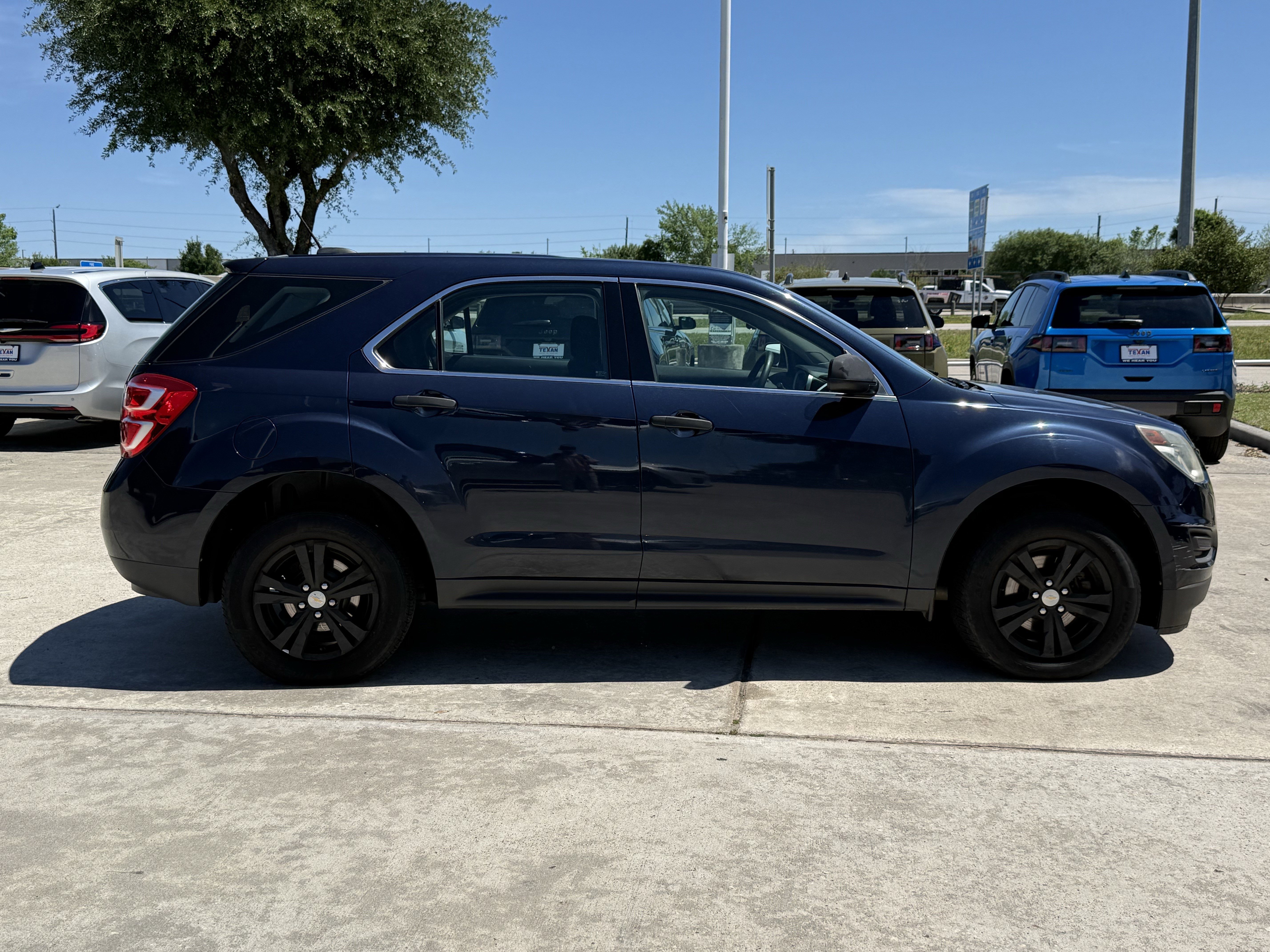 Used 2016 Chevrolet Equinox LS FWD image 3