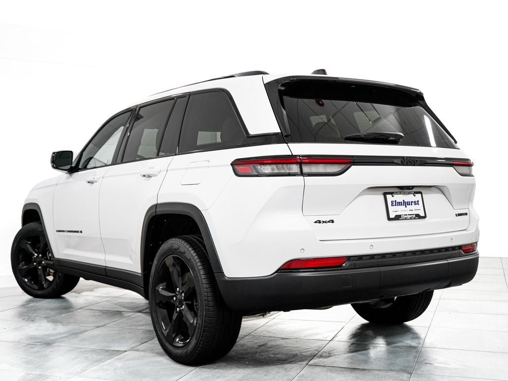 Used 2025 Jeep Grand Cherokee Limited w/ Black Appearance Package AWD/4WD image 5