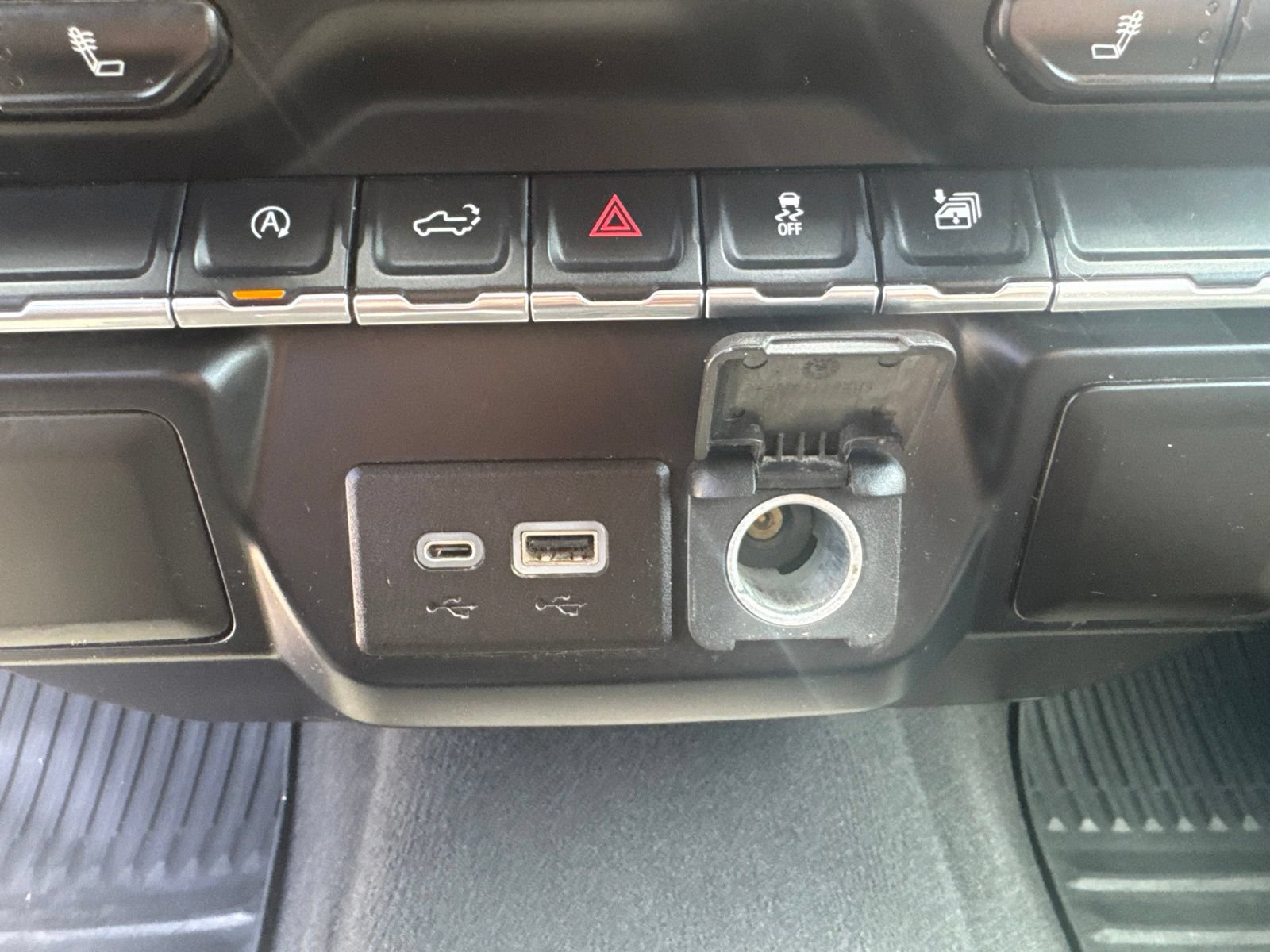 Used 2019 Chevrolet Silverado 1500 LT w/ All-Star Edition AWD/4WD image 28