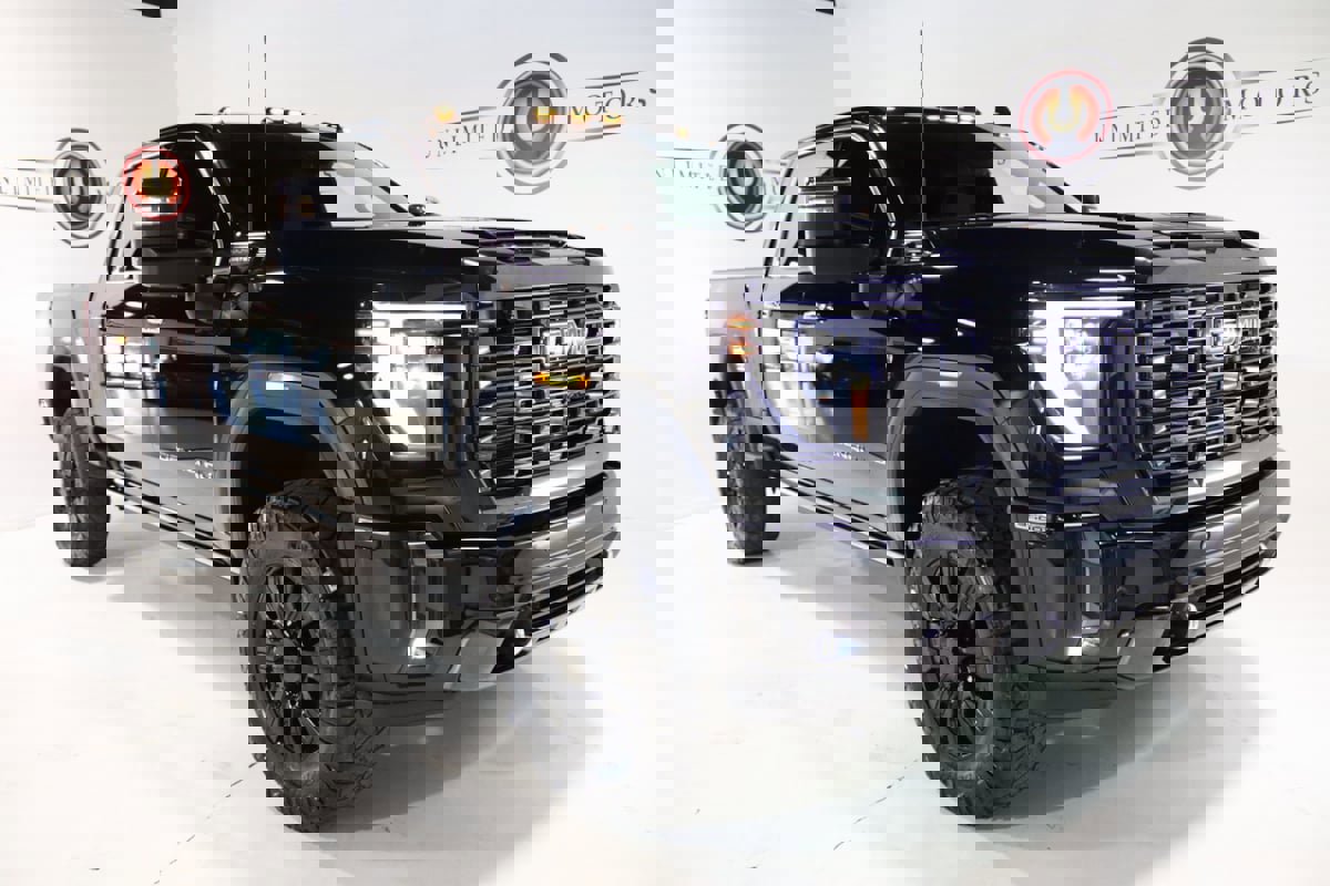 Used 2024 GMC Sierra 3500 Denali Ultimate image 11